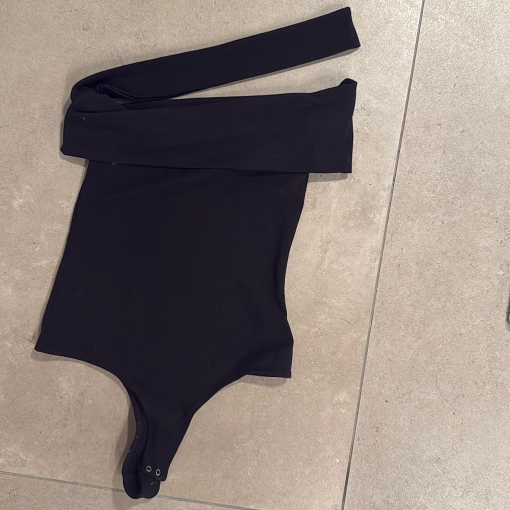 Off shoulder agolde bodysuit